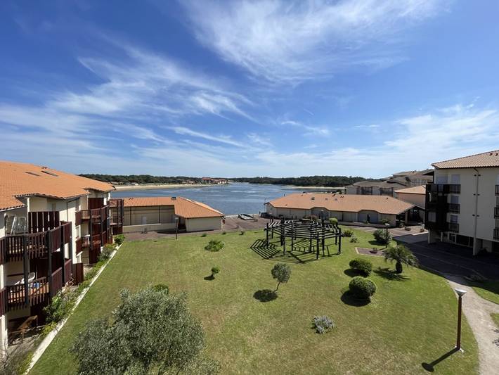 Apartamento para 4 personas, con piscina además de vistas al lago y terraza en Vieux-Boucau-les-Bains