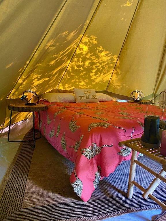 Glamping for 16 people in Finger Lakes