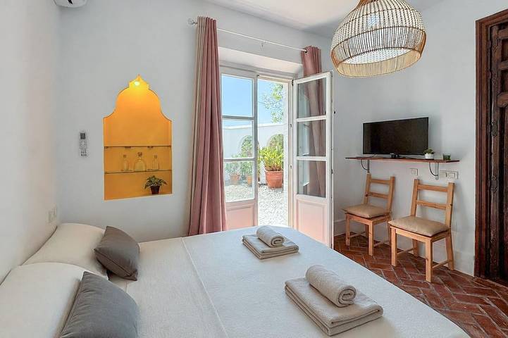 Amazing home in Marbella with private swimming pool, can be inside or outside in Los Arqueros Golf and Country Club, Benahavís