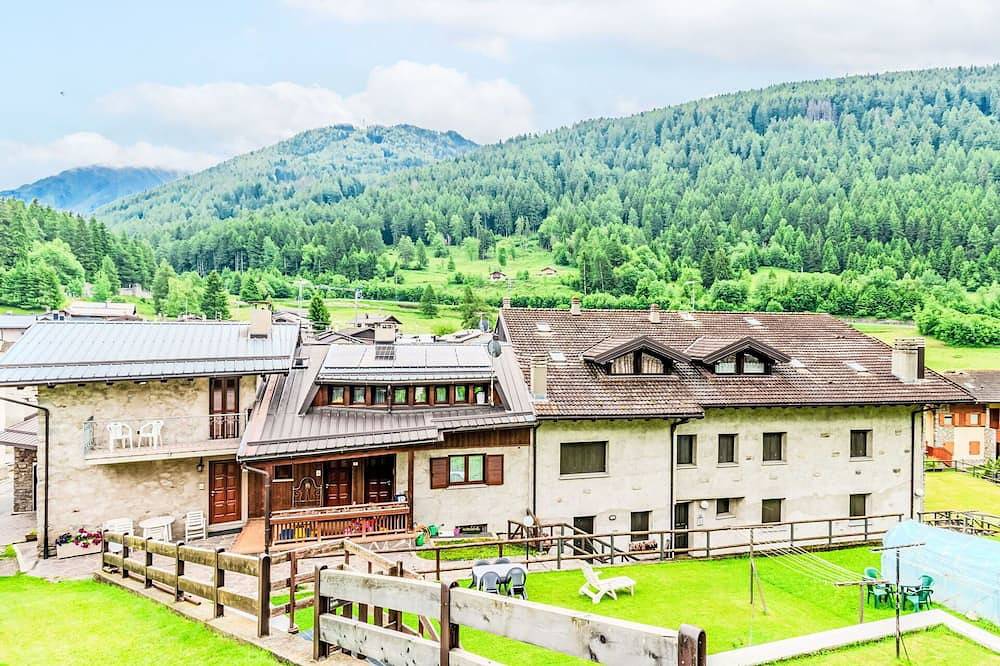 Entire apartment, Beautiful apartment for 4 people with Tv, panoramic view and parking in Ponte di Legno (Town), Ponte di Legno