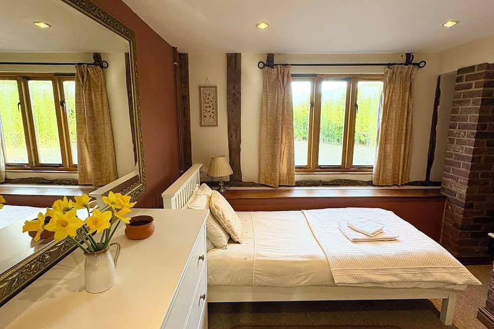 Spacious converted barn perfect for families! in Walberton, South-Downs