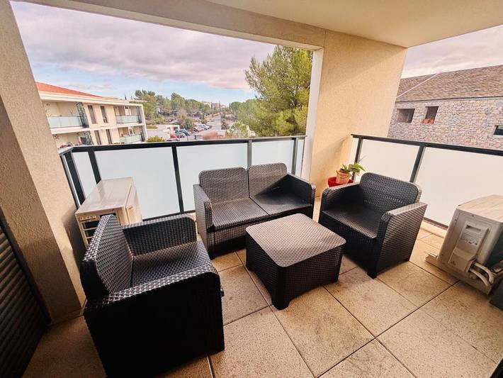 Gîte pour 4 personnes, avec terrasse et vue à Le Crès