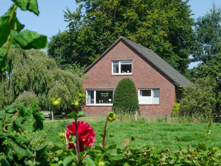 Ferienhaus für 8 Personen, mit Terrasse und Garten in Moormerland