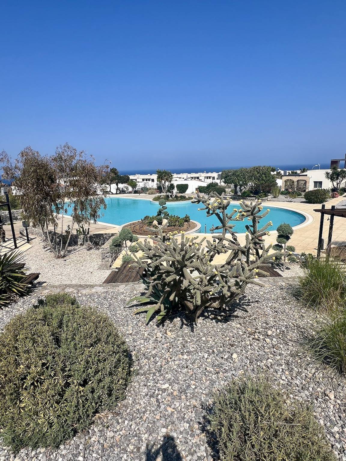 Ganze Wohnung, Meerblick und Pool · 2Br · Esentepe in Nordzypern