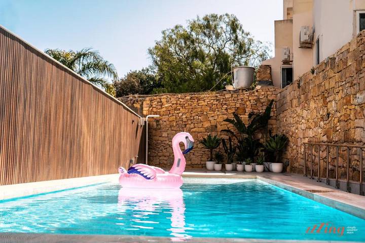 Maison d’hôte pour 4 personnes, avec terrasse ainsi que jacuzzi et piscine à San Giljan - 2
