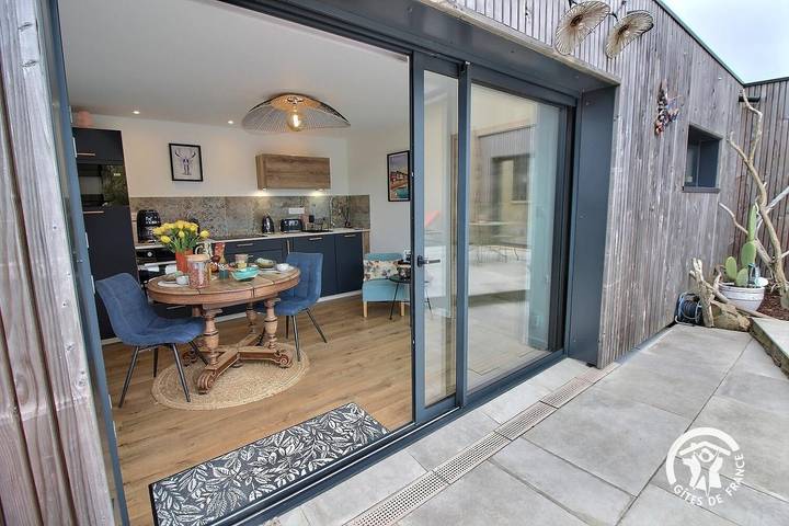 Gîte pour 2 personnes, avec Terrasse et Jardin ainsi que Piscine et Vue à Ploubazlanec - 2