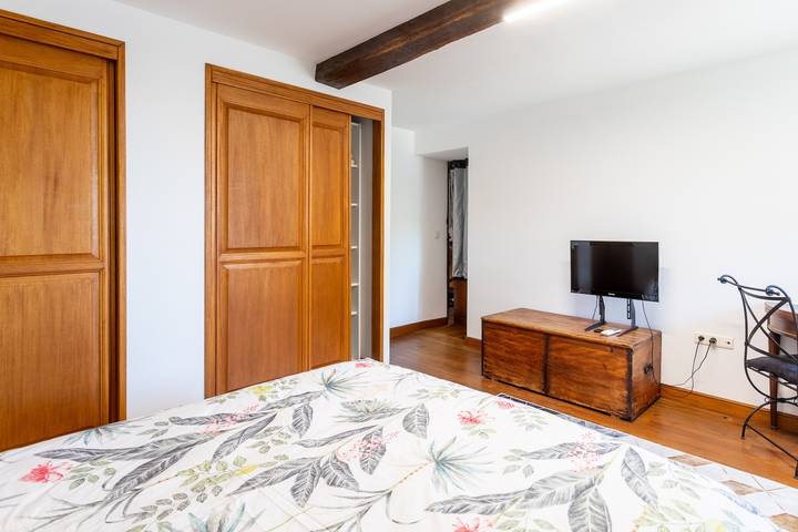 "Domaine Cherps Spa – Quiétude" Guest Room with Shared Pool, Wi-Fi, and Air Conditioning in Vielleségure, Pau region