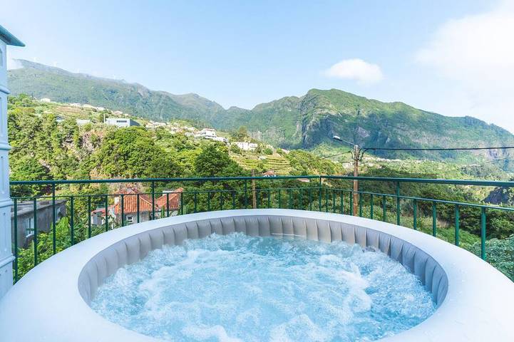 Chalé para 5 pessoas, com varanda e jardim em Madeira