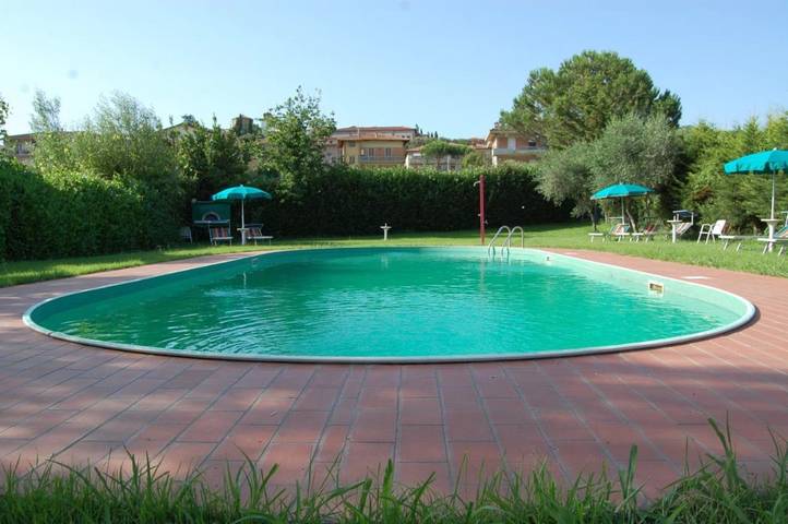 Appartamento per 4 persone, con Terrazza e Giardino nonché Piscina a Tuoro sul Trasimeno
