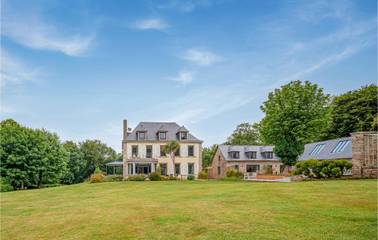 Ferienhaus für 2 Personen, mit Garten und Terrasse sowie Pool und Ausblick in der Bretagne