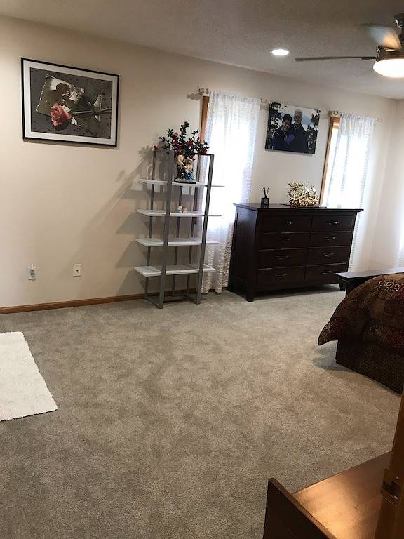 Geräumiges und sauberes Haus in der Nähe des Flughafens, des Theaters und des Einkaufszentrums in Rochester (MN), Olmsted County