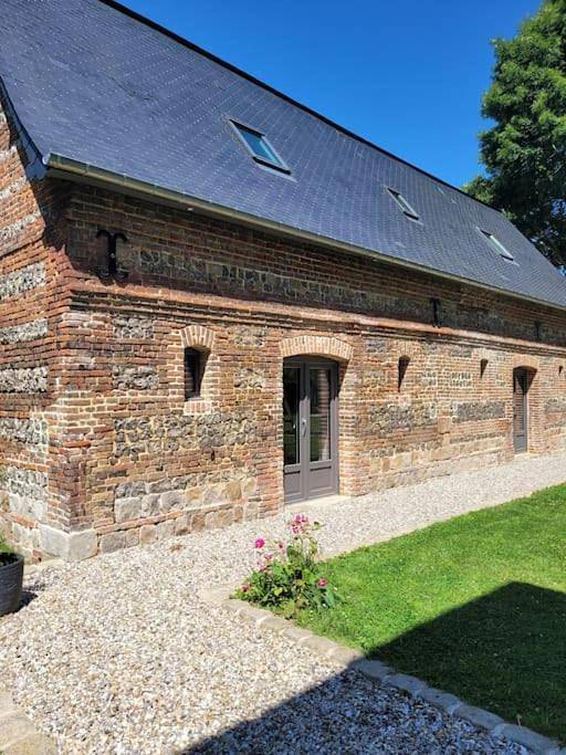 Gîte pour 4 personnes, avec jardin dans Canville-les-Deux-Églises