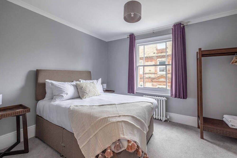 Stylish 3 Bdr Home Central Windsor By Tempstay in Windsor, Berkshire