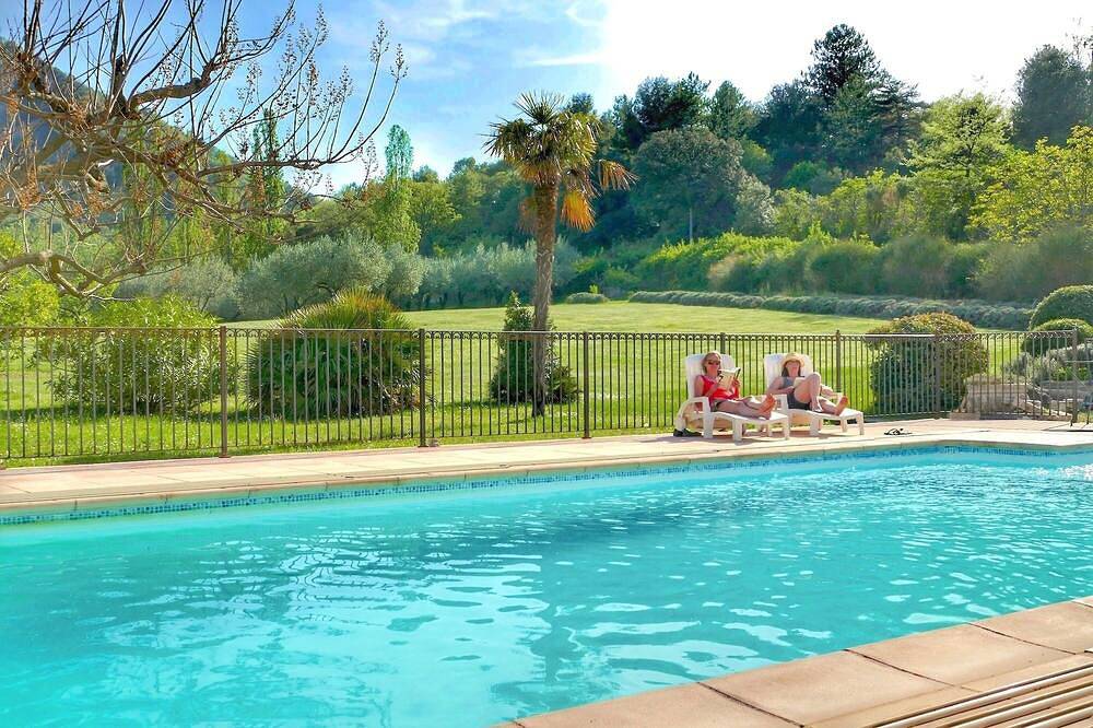 Maison De Vacances pour 20 Personnes dans Nyons, Région de nyons
