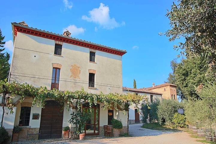 Agriturismo per 5 persone, con piscina e giardino in Umbertide
