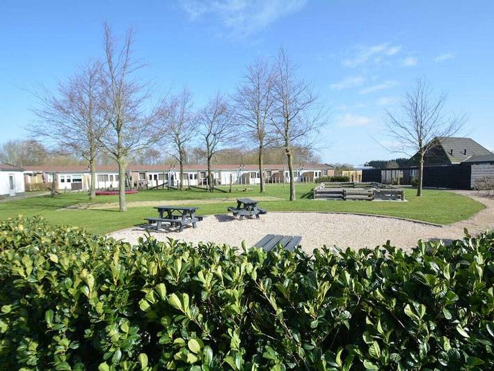 Ferienhaus für 6 Personen, mit Terrasse und Garten in Serooskerke - 4