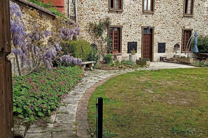 Gîte pour 10 personnes, avec Terrasse et Jardin