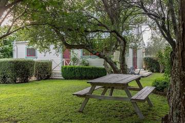 Holiday Home for 4 People in Wellington, New Zealand, Photo 1