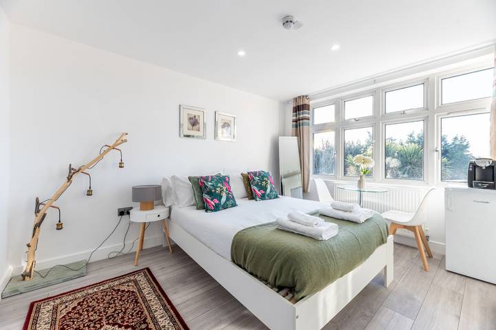 Apartment for 2 people, with garden in Surrey