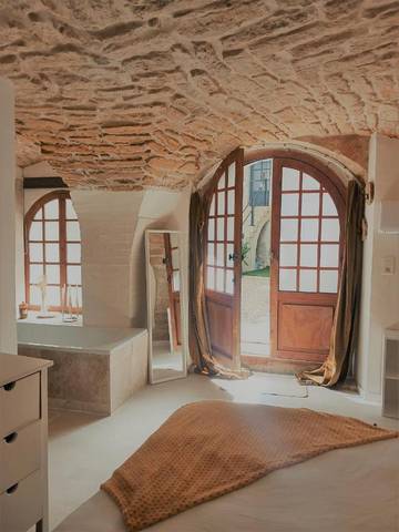 Cottage pour 2 personnes, avec jardin ainsi que terrasse et jacuzzi à Aigues-Vives