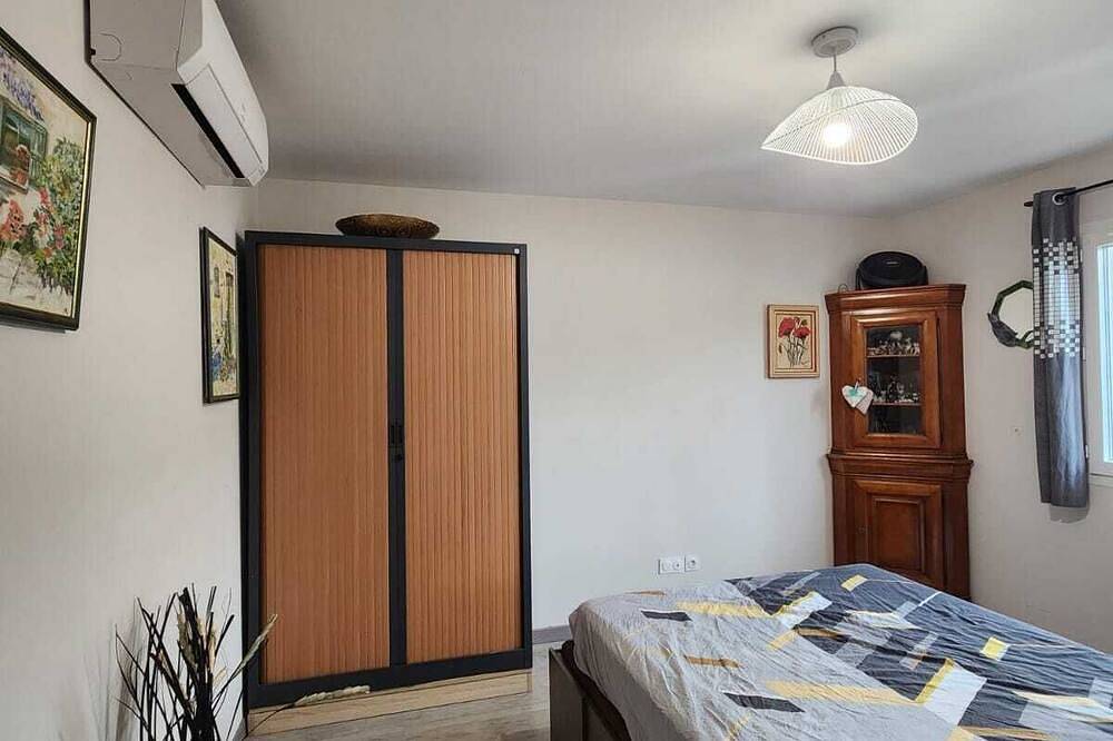 Entire apartment, Near Montpellier 2-room apartment + private garden 15 minutes from the beach in Villeneuve-lès-Maguelone, Côte d'Améthyste