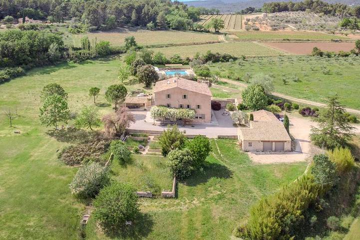 Maison de vacances pour 16 personnes, avec piscine à Saint-Saturnin-lès-Apt