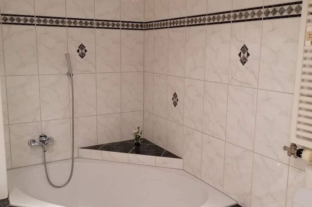 Apartamento entero, Apartamento de 2 1/2 habitaciones con comodidad y vista! in Ennetbürgen, Lago de los Cuatro Cantones