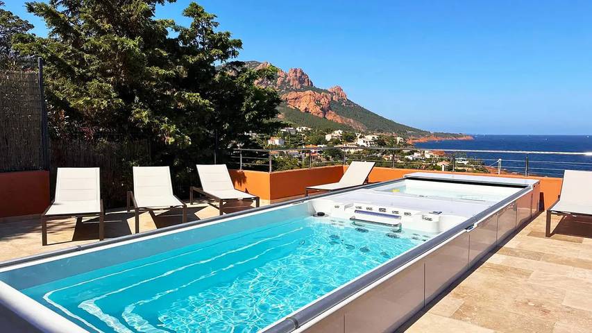 Gîte pour 8 personnes, avec jacuzzi et jardin ainsi que balcon et piscine dans Plage d'Anthéor