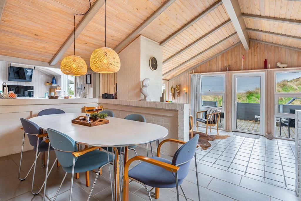 Gemütliches, höher gelegenes Ferienhaus mit toller Aussicht und Hund erlaubt in Henne, Filsø See