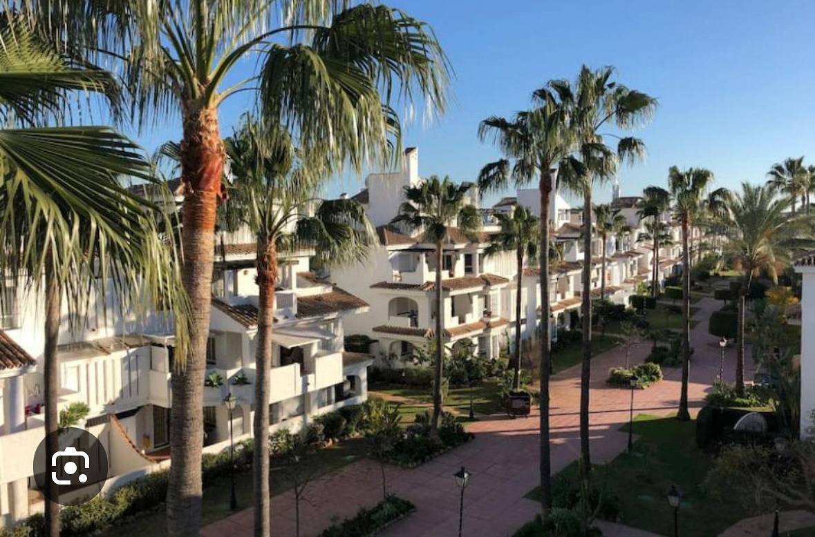 Appartement de vacances entier, Beach Apartment - Sleeps 6, Pool & Private Terrace in Marbella West, Marbella