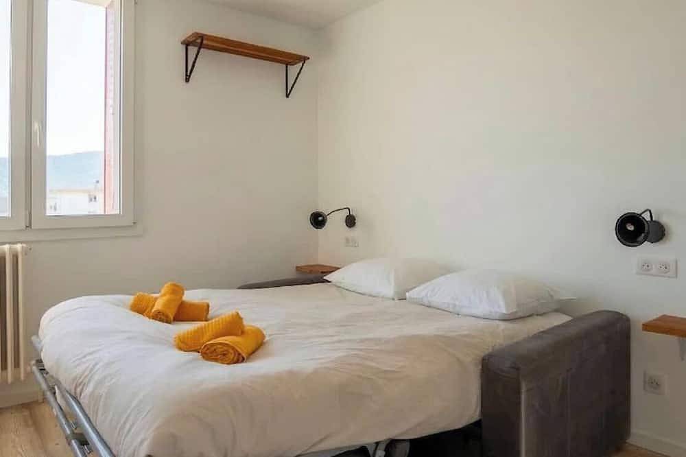Entire apartment, Chez Gilles I Studio I Ambilly in Ambilly, Saint-Julien-en-Genevois region