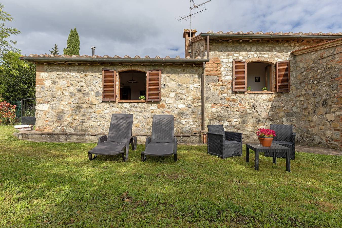 Villa 'Con Piscina E Recinto' with Shared Pool and Private Garden in Colle di Val d'Elsa, Siena Province