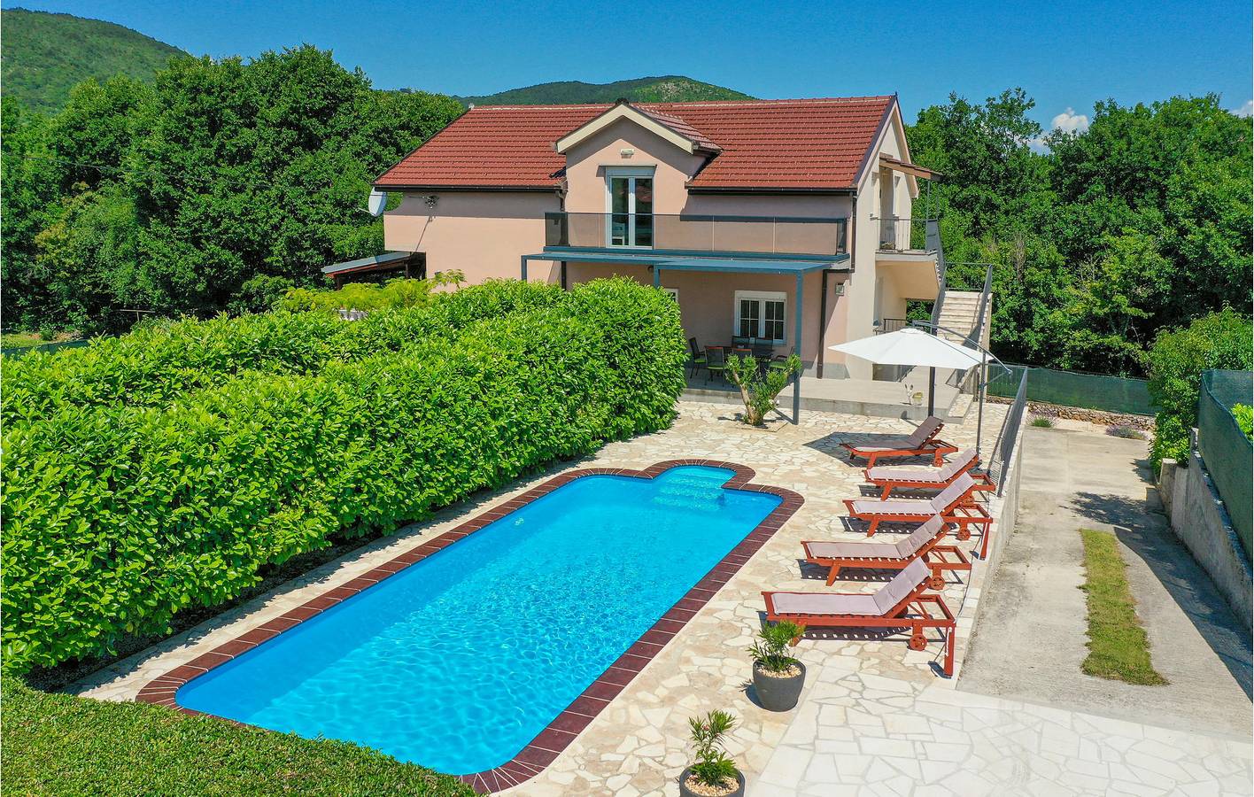 Gemütliche 282 m² große Wohnung mit Pool, WLAN und Terrasse in der Nähe des Flusses Sija in Imotski, Makarska Riviera