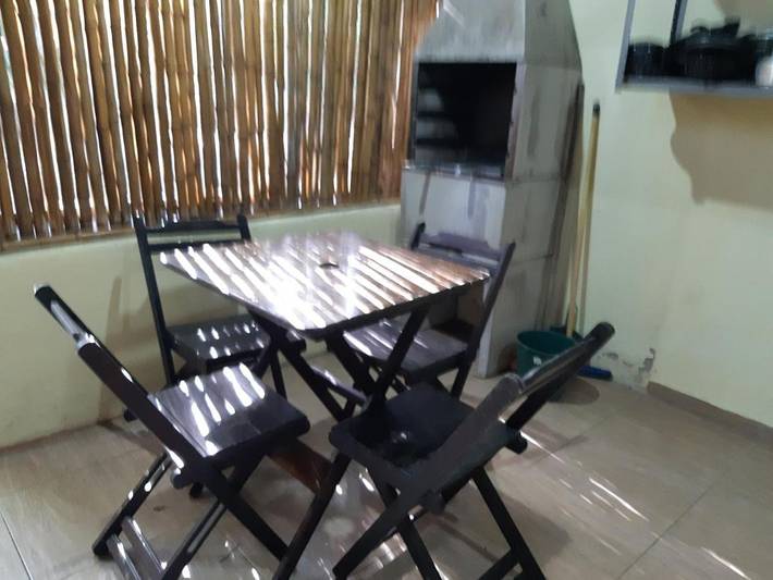 Casas e apartamentos de temporada para 5 pessoas, com piscina em Maranduba