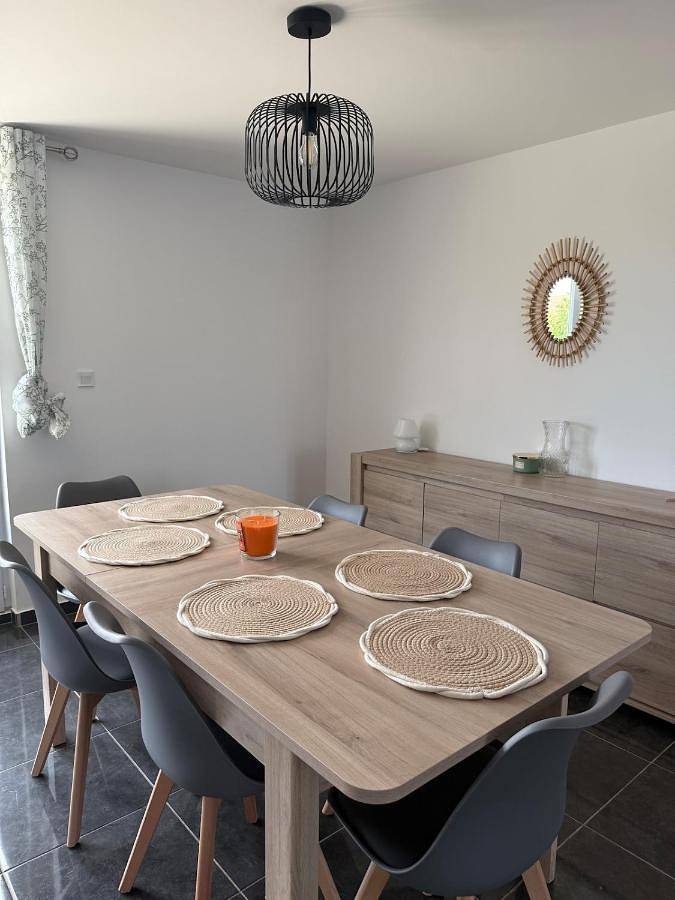 Appartement entier, Three-Bedroom Apartment in Méreau, Région de Vierzon