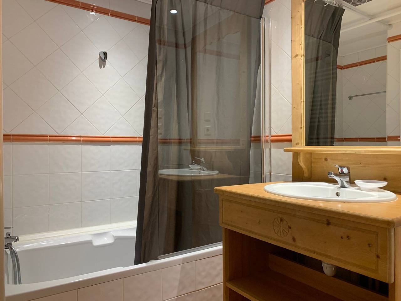 Apartamento entero, Amplio apartamento de 3 habitaciones con balcón y aparcamiento privado, ideal para 8 personas en Pra Loup in Pra-Loup, Uvernet-Fours