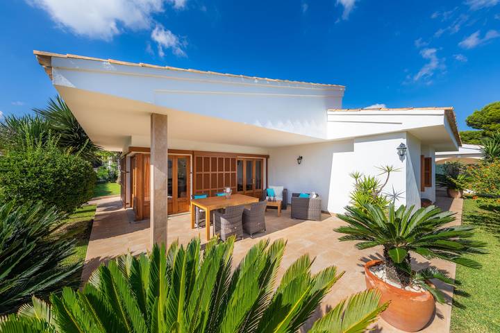 Chalé "Casa Margarita" com jardim e perto da praia in Playa de Muro, Muro (Espanha)