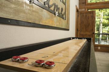 Vacation Rental for 16 Guests in Broken Bow Lake, McCurtain County, Picture 3