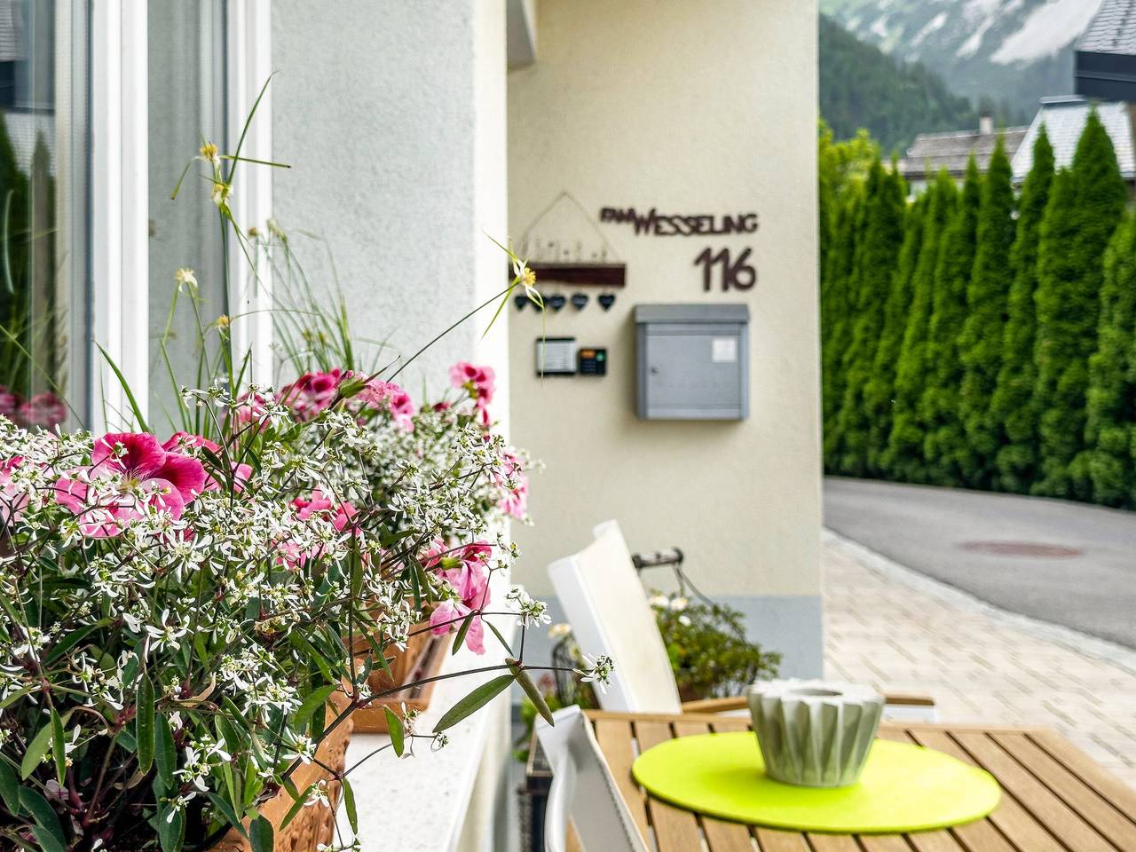 Ganze Wohnung, Ferienwohnung "Wesseling" mit Bergblick, privater Terrasse und Wlan in Fontanella, Bezirk Bludenz