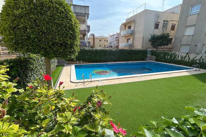 Apartamento de vacaciones para 4 personas, con jardín además de piscina y balcón - 1