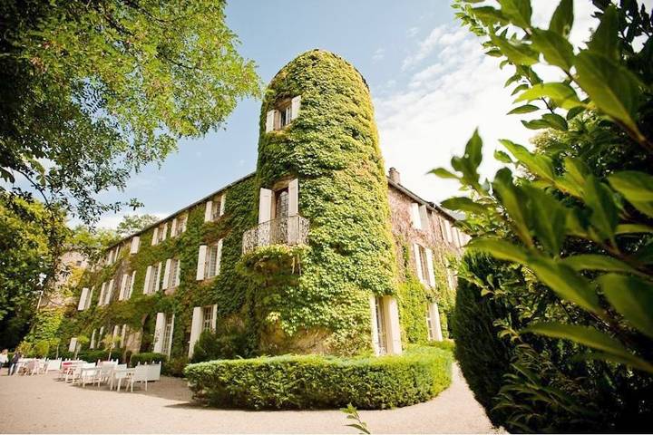 Hôtel pour 3 personnes, avec Terrasse et Jacuzzi ainsi que Jardin et Piscine