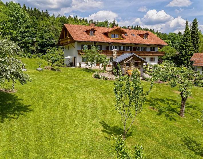 Ferienwohnung für 2 Personen, mit Balkon und Balkon/Terrasse sowie Terrasse und Garten in Nationalpark Bayerischer Wald