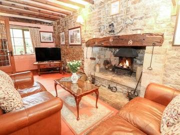 Log Cabin for 4 People in The Cotswolds, South West England, Photo 4