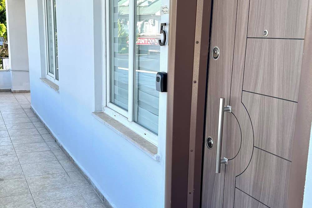 Entire apartment, 5-Min Walk to Göynük Beach • Mountain View Terrace Studio in Göynük, Kemer