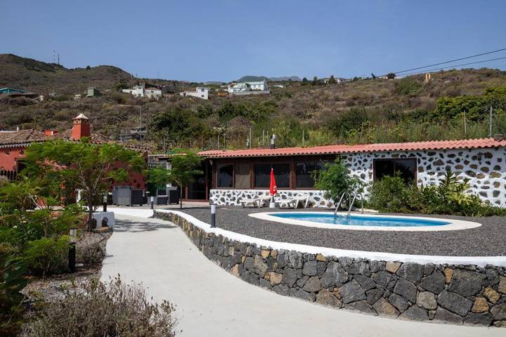 Casa de vacaciones para 4 personas, con vistas además de jardín y piscina, Se admiten mascotas en La Palma - 2
