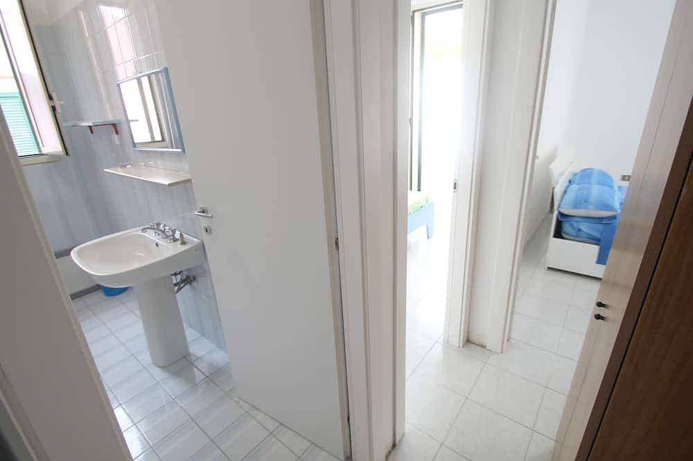 Apartamento entero, Baia Verde, apartamento en villa a 100 metros de las playas de arena. in Baia Verde, Golfo de Tarento
