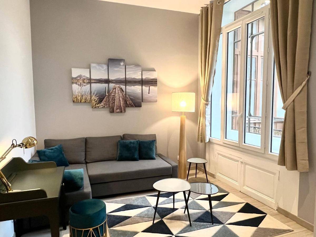 Appartement entier, T2 Hyper centre 3 étoiles Rue des Bains in Aix-les-Bains, Région de Chambéry