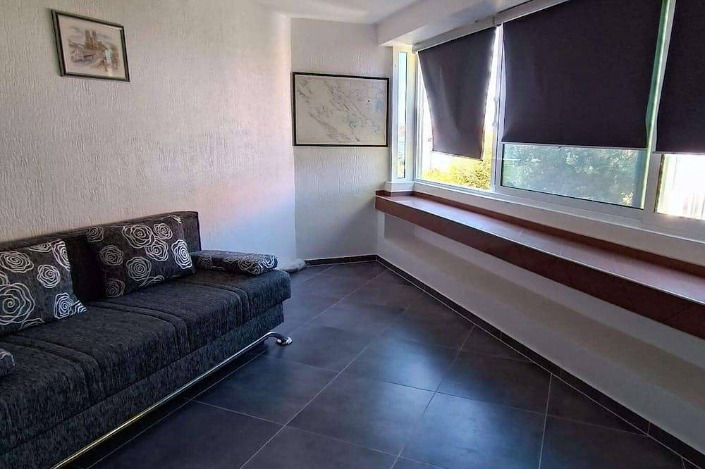 Ganze Wohnung, 1-Zimmer-Ferienwohnung mit Terrasse Gajac, Pag (A-22921-a) in Gajac, Pag