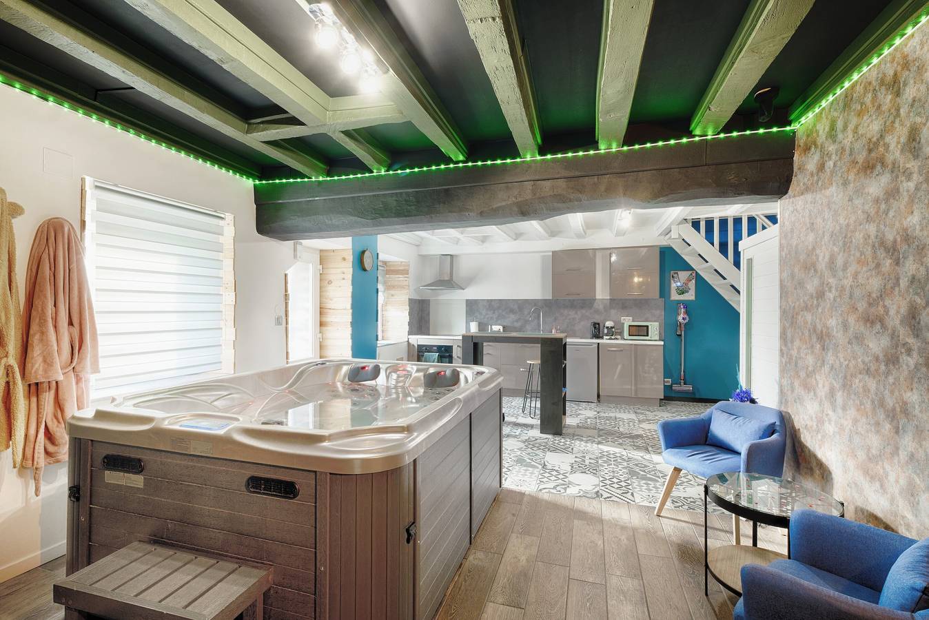 Vakantiehuis 'So'spa' met privé terras en privé tuin in Loiron, Le Genest-Saint-Isle