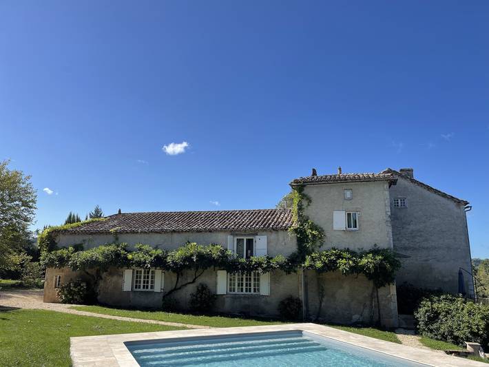 Gîte pour 6 personnes, avec piscine, animaux acceptés à Vire-sur-Lot